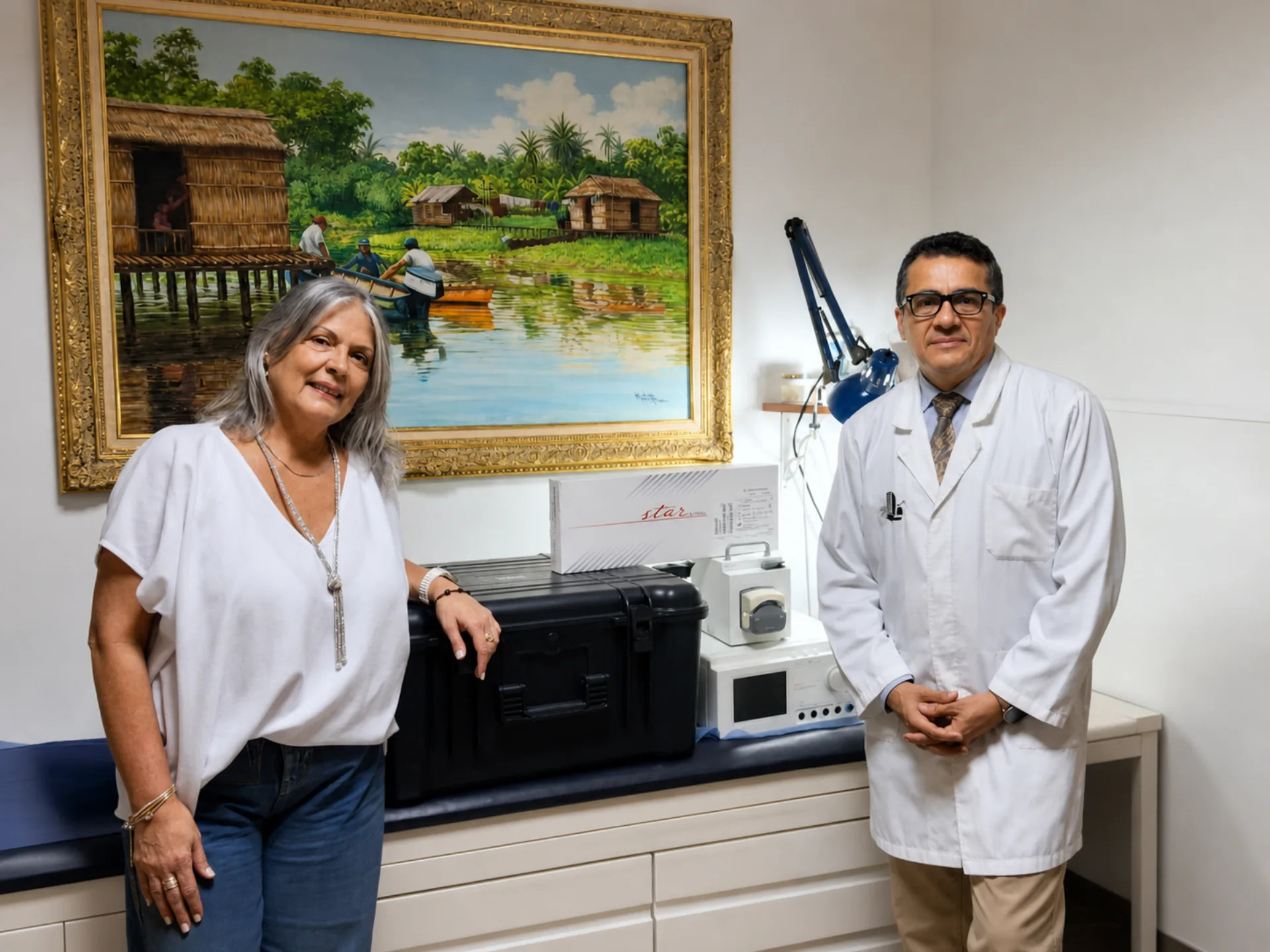 Dr. Ricardo Mendoza durante la incorporación del equipo STARmed